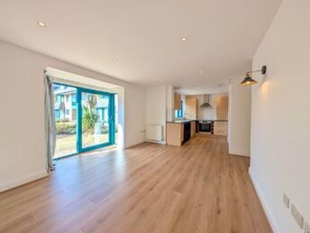 Flat to rent in Milton Road, Cambridge, CB4 1XQ