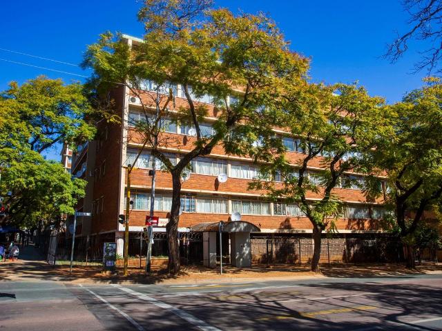 Flat to rent in Sunnyside, Pretoria