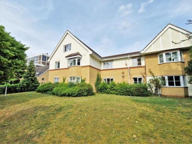 Flat to Rent in Reading Basingstoke Road PRL240063