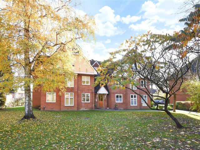 Flat to Rent in Wokingham Woodstock House WOL100004