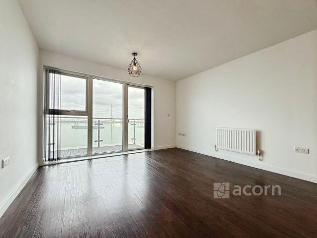 Flat to rent Ingress Park, Greenhithe, DA9