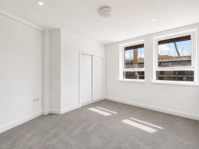 Flat to rent Instone Road, Dartford, DA1