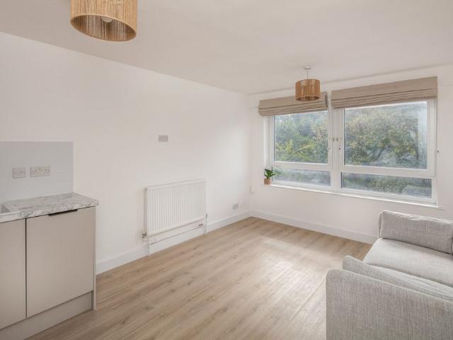 Flat to rent Mcneil Road, London, SE5
