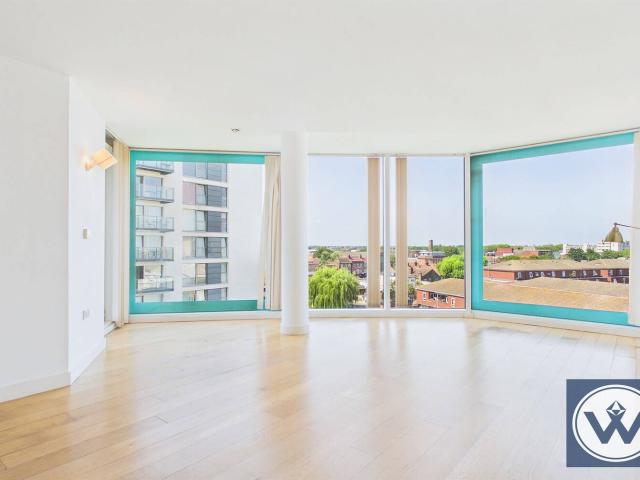 Flat to Rent: Navigation Building, High Point Village, UB3