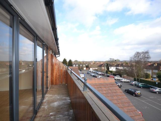 Flat to rent Station Road, West Wickham, BR4