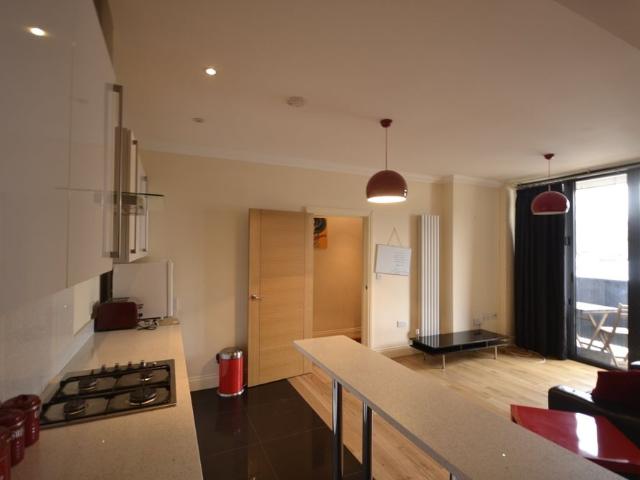 Flat to rent Station Road, West Wickham, BR4