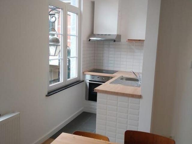 Flat to rent: Place chanoine descamps 1, 5000 Namur on Realo