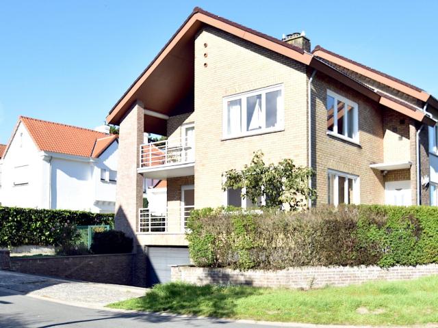 Flat to rent: Prins karellaan 2 00.01, 8420 De haan on Realo
