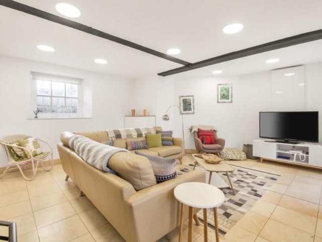Flat to rent with 2 bedrooms, Craven House, Hampton Court Road