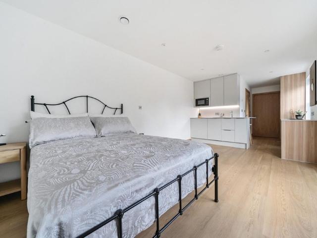 Flat to rent Victoria Road, Sidcup, DA15