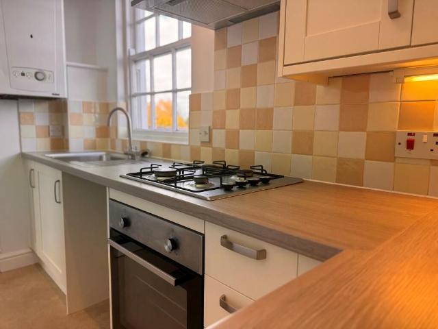 Flat, Willow House, Mitre Court, Taunton TA1, 2 bed flat to rent, £1,095 pcm | PrimeLocation