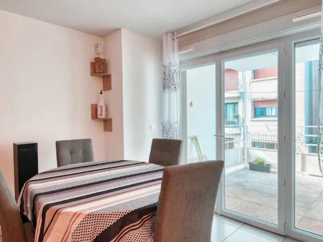 Flat with balcony in a quiet residence