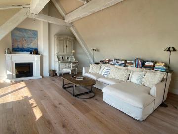 Flat with Elb view