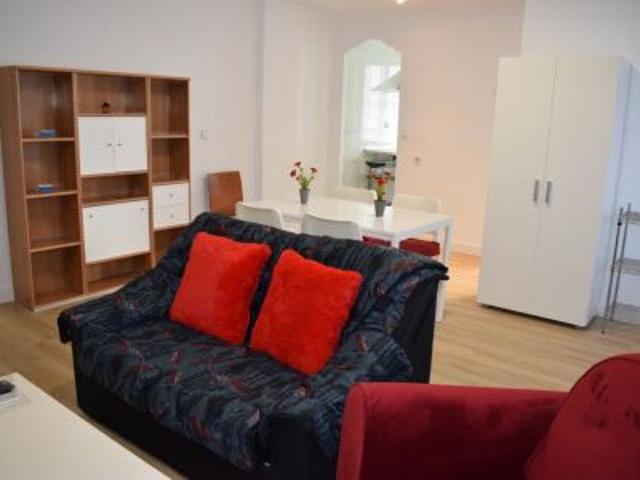 Flat Zaragoza, Built Surface 74m