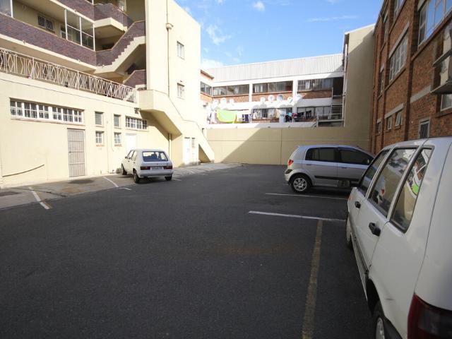 Flat 08, Parow Centre, 123 Voortrekker Road, Parow