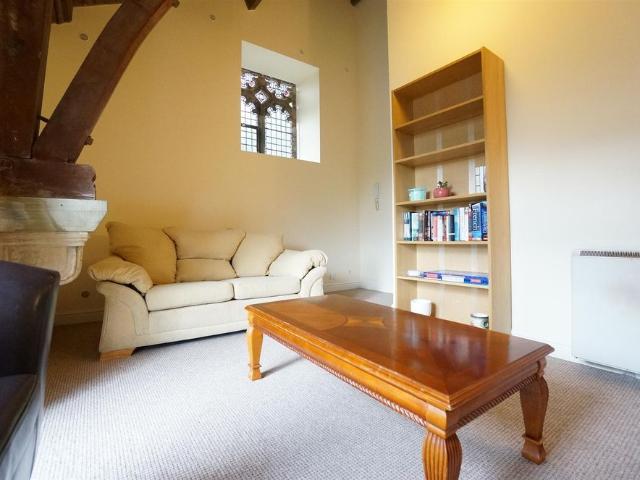 Flat, 14 Tabernacle Chapel Garth Road