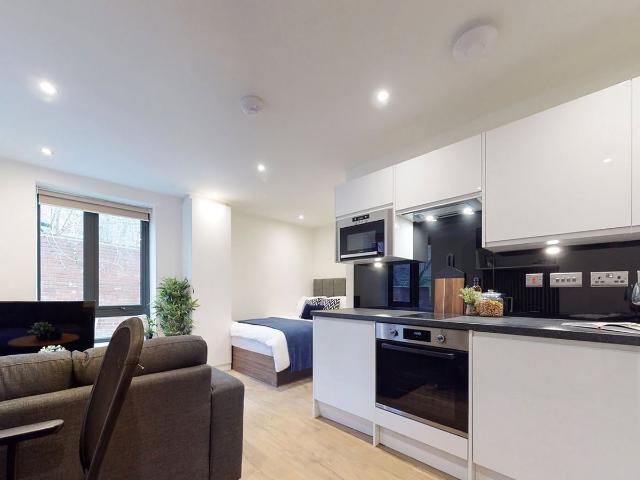 Flat 14, 34 Hyde Terrace #839180 LS2, Studio to rent, £850 pcm | PrimeLocation