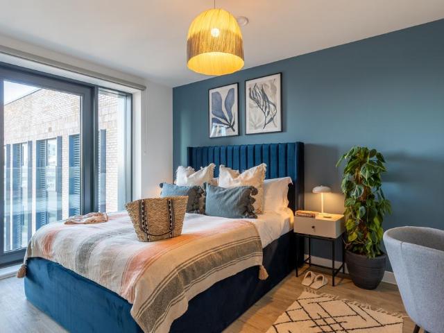 Flat 1603, Pall Mall Press, 34 Pall. 2 bed flat to rent £1,575 pcm £363 pw