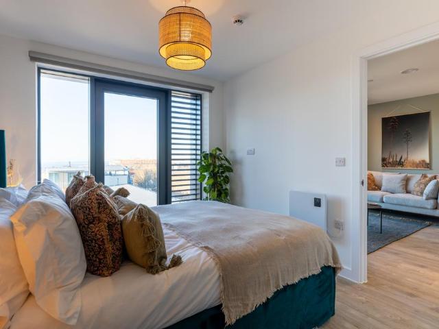 Flat 1605, Pall Mall Press, 34 Pall Mall 1 bed flat to rent £1,275 pcm £294 pw