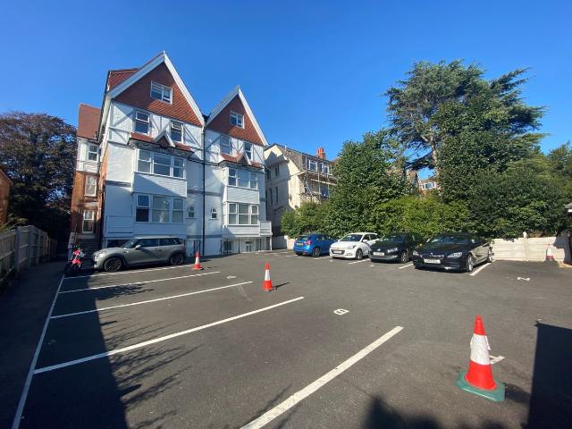 Flat 16, Fernwood Court, Bournemouth BH1, 1 bed flat to rent, £895 pcm | PrimeLocation