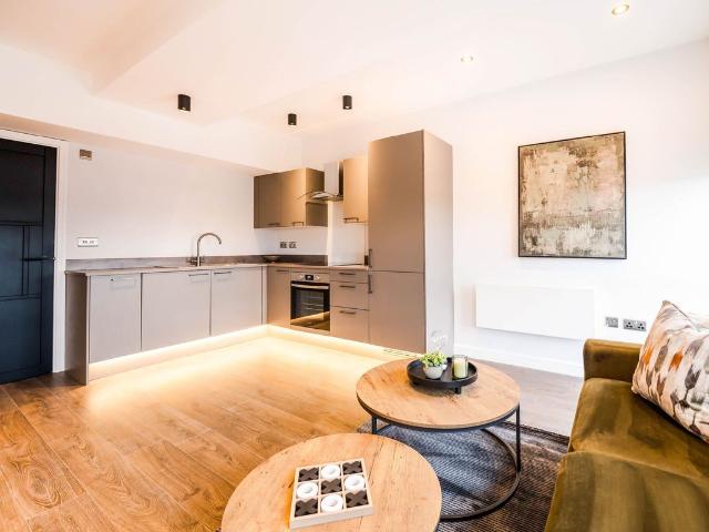 Flat, 185 Stockport Road, Cheadle SK8, 1 bed flat to rent, £1,195 pcm | PrimeLocation