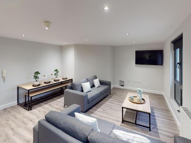 Flat 18, Hyson House, 1 Terrace. 6 bed flat to rent £3,640 pcm £840 pw