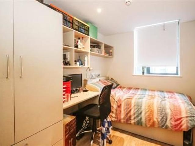 Flat 18 Parkside House, 2