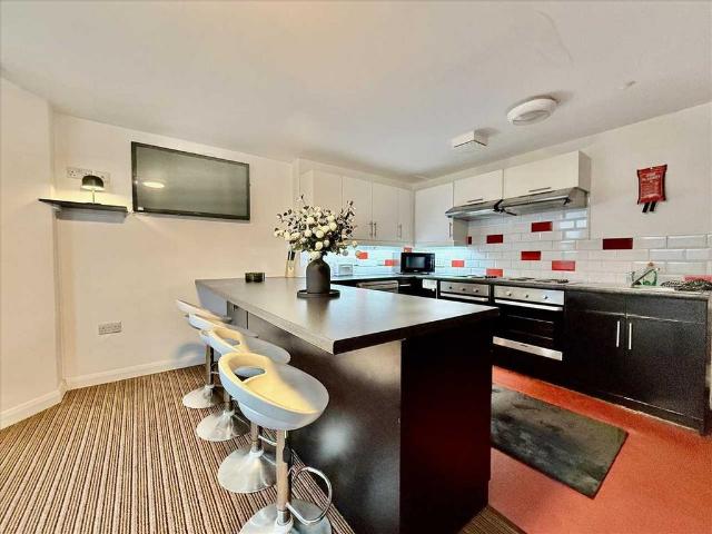 Flat 18, The Square 6 bed house share to rent £3,250 pcm £750 pw