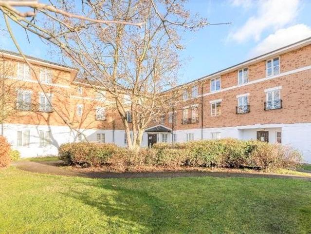 Flat 19, Springfield Court, Forsythia Close, Ilford, Essex IG1, 2 bed flat to rent, £1,800 pcm | PrimeLocation