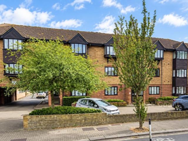 Cantrell Lodge, Hertford Road EN3, 1 bed flat to rent, £1,450 pcm | PrimeLocation