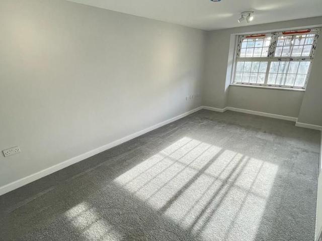 Flat 10, Conners Court, Nuneaton CV11, 2 bed flat to rent, £900 pcm | PrimeLocation