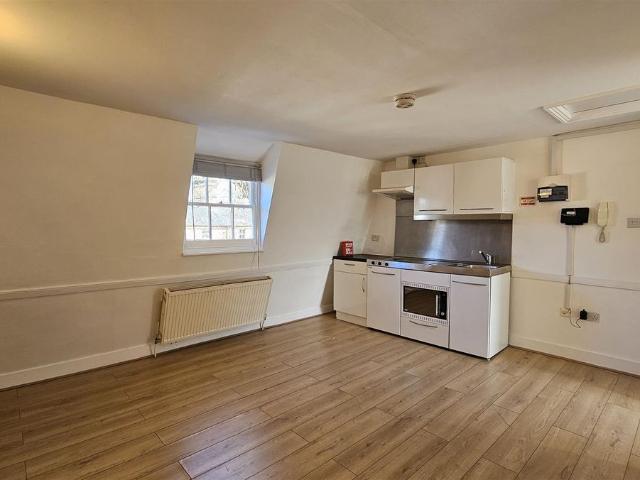 Flat 10, 26 Newmarket Road, Cambridge CB5, Studio to rent, £1,100 pcm | PrimeLocation