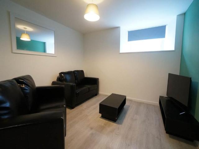Flat 10B, Ebenezer Chapel York Place