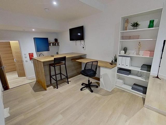 Flat 111, Sandfield House, 5. Studio to rent £975 pcm £225 pw