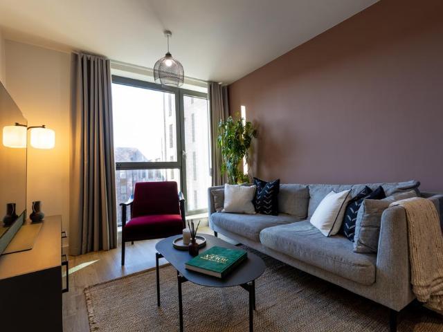 Flat 112, 166 Rockingham Street 2 bed flat to rent £1,375 pcm £317 pw