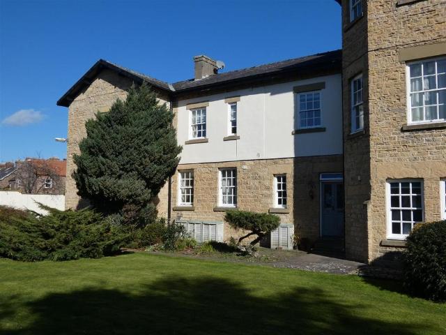 Flat 12 Mowbray Grange, South End. 2 bed apartment to rent £720 pcm £166 pw
