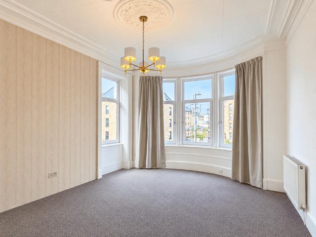 FLAT 1/2, NORTH GOWER STREET. 3 bed flat to rent £1,550 pcm £358 pw