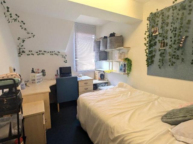 Flat 12, Cardiff CF24 1 bed in a house share to rent £575 pcm £133 pw