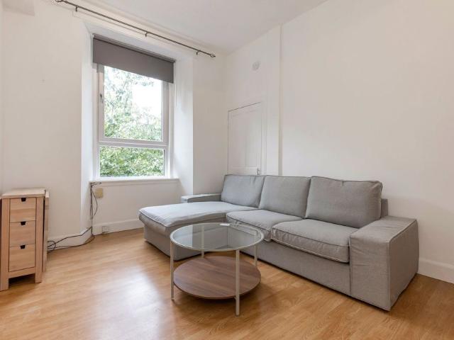 Flat 12, 20 Wardlaw Street