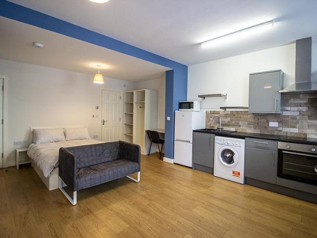 Flat 12, 224 North Sherwood Street. Studio to rent £867 pcm £200 pw