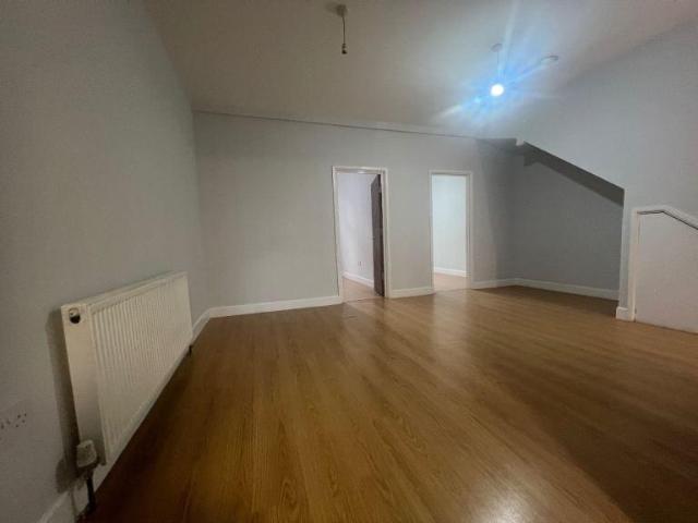 Flat 1302 Greenford Rd, London, UB6 2 bed flat to rent £1,750 pcm £404 pw