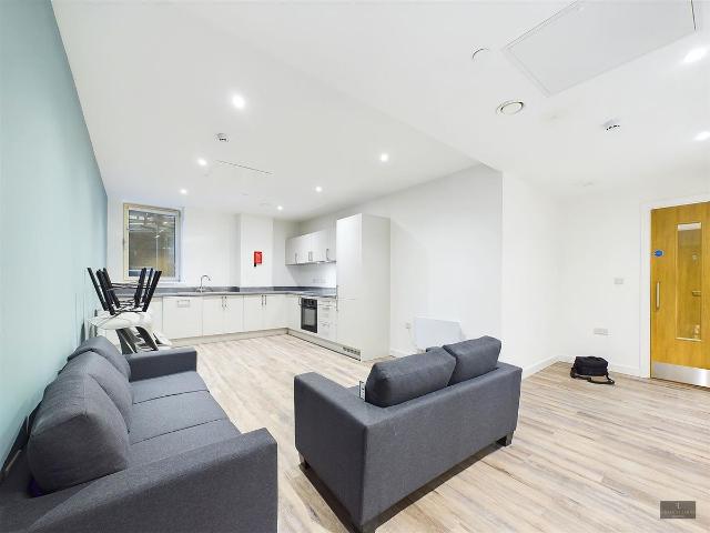 Flat 13, Beaufort House, New North Road, Exeter EX4, 6 bed shared accommodation to rent, £4,940 pcm | PrimeLocation