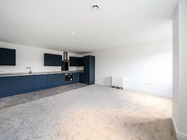 Flat 13 Discovery House, 154 Southgate Street GL1, 2 bed flat to rent, £1,250 pcm | PrimeLocation