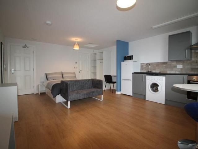 Flat 13, 224 North Sherwood Street. Studio to rent £867 pcm £200 pw