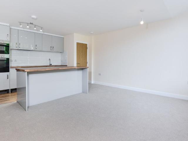 Flat 13, 41 Southgate Street GL1, 2 bed flat to rent, £1,200 pcm | PrimeLocation