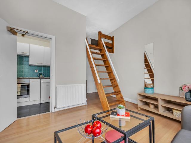 Flat 1, 3 Moor View Leeds, LS6 1AQ