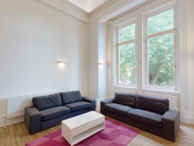 Flat 1, 13 St Peters Gate. 4 bed flat to rent £3,120 pcm £720 pw