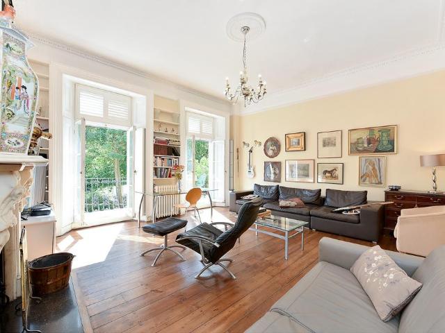 Flat 1, 14 Royal Crescent, Holland. 1 bed flat to rent £4,203 pcm £970 pw