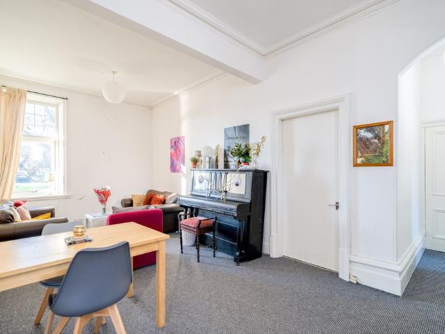 Flat 1, 1A Shaw Lane, LS6 4DH, Leeds