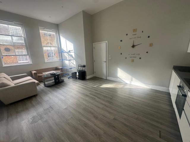 Flat 1 25 26 High Street, Gravesend, DA11 0AZ